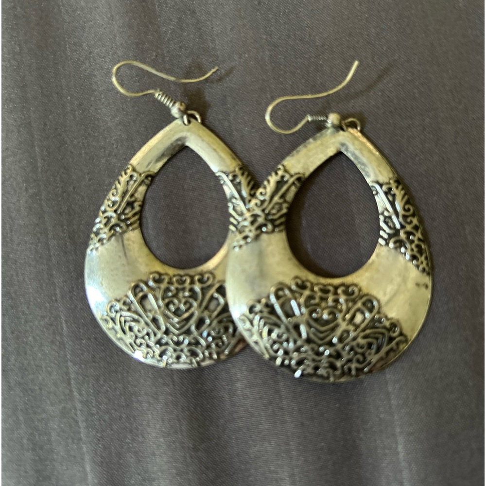 Fashion earrings steel gray